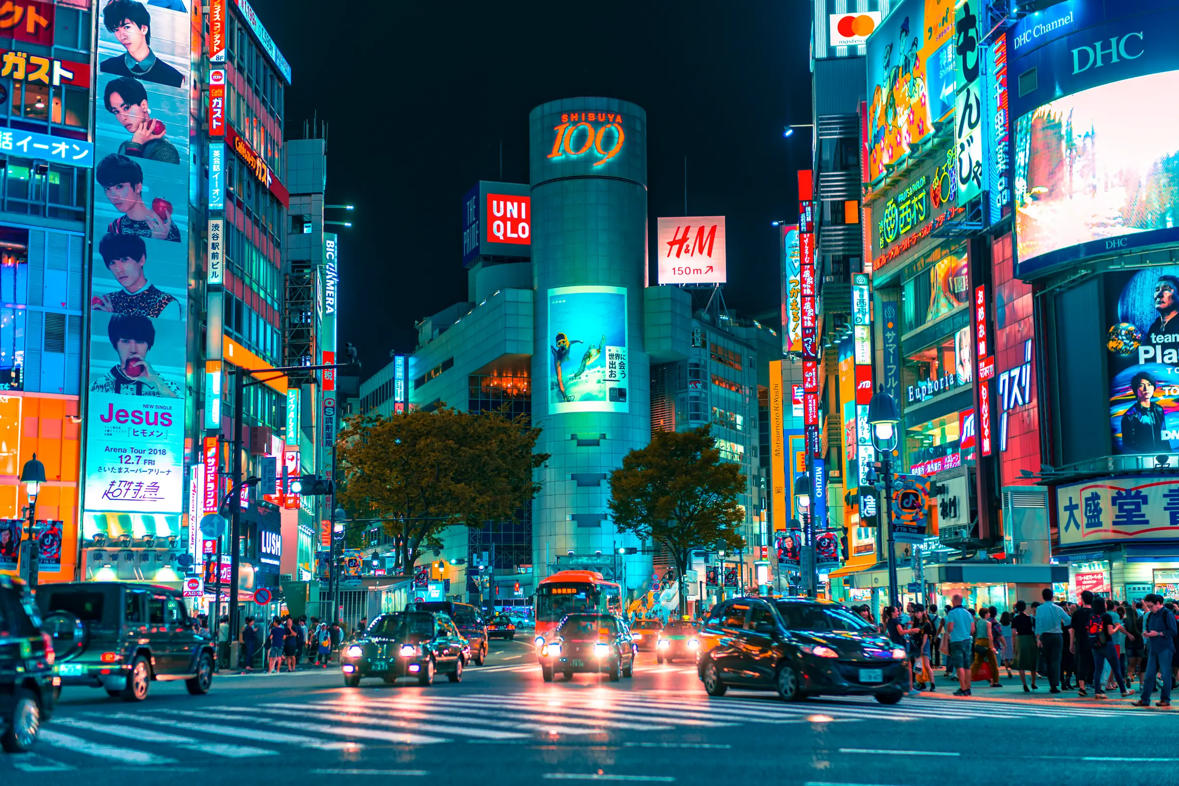A Tokyo streetscape that represents study destinations in Japan